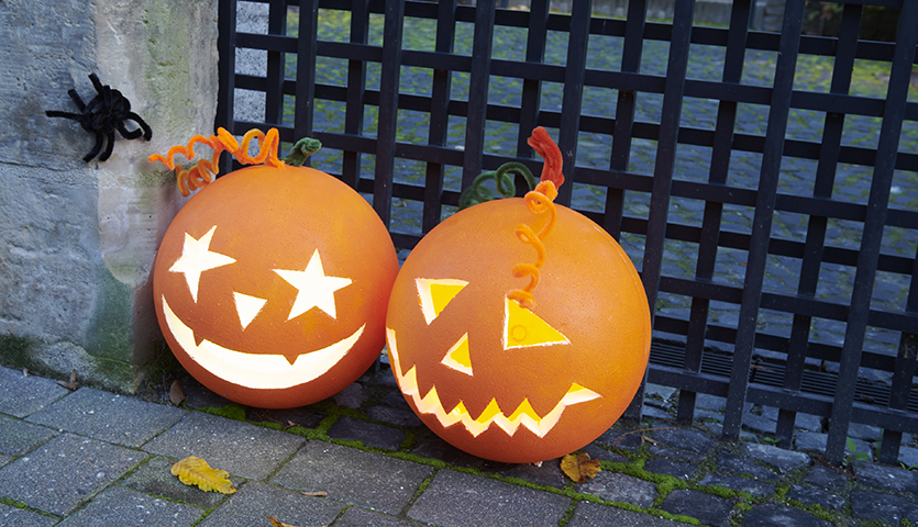 Bastelanleitung Halloweenkürbis aus Polystyrolkugel